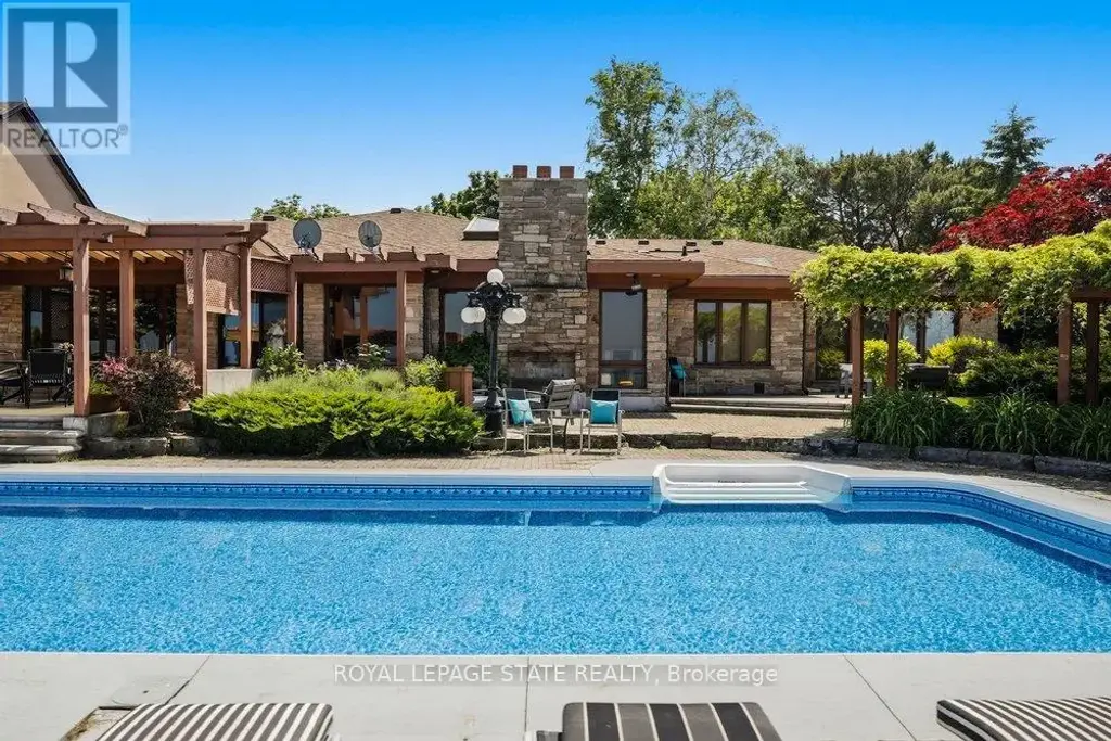 7 Lakegate Drive, Hamilton (Stoney Creek)